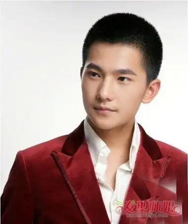 高中男学生剃出的平头发型图片男生理时尚帅气的小平头造型