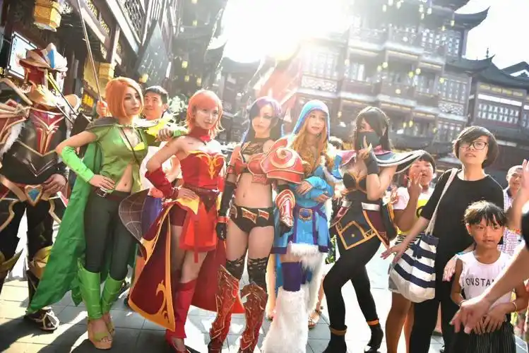 上海闹市街头惊现dota2cosplay助威国际邀请赛