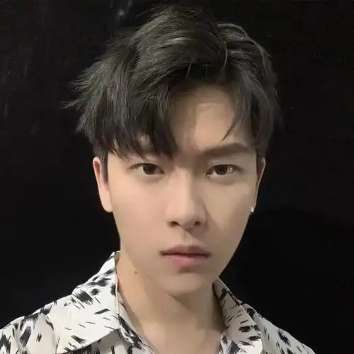 轻松变帅的9款46分男生发型