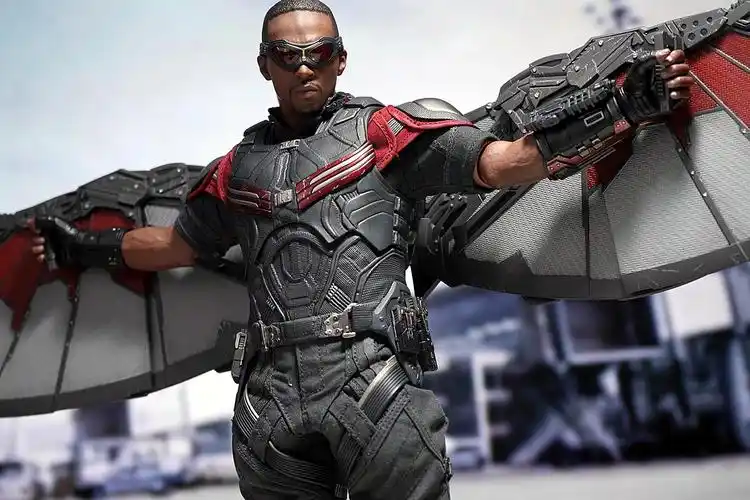 《美国队长3》猎鹰1:6比例珍藏人偶实物图绚丽登场