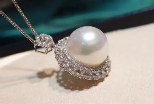 天然豪镶款澳白珍珠吊坠18k金钻石镶嵌珠子正圆强光微微瑕带暖暖的粉