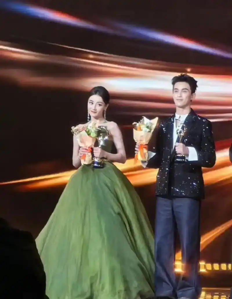 今夕何年,好久不见,亲爱的歌隼!#长歌行 #迪丽热巴 #吴磊 - 抖音