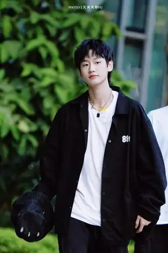 增加首页ak刘彰帅图浓度(抱抱枪妈们 大家晚安)