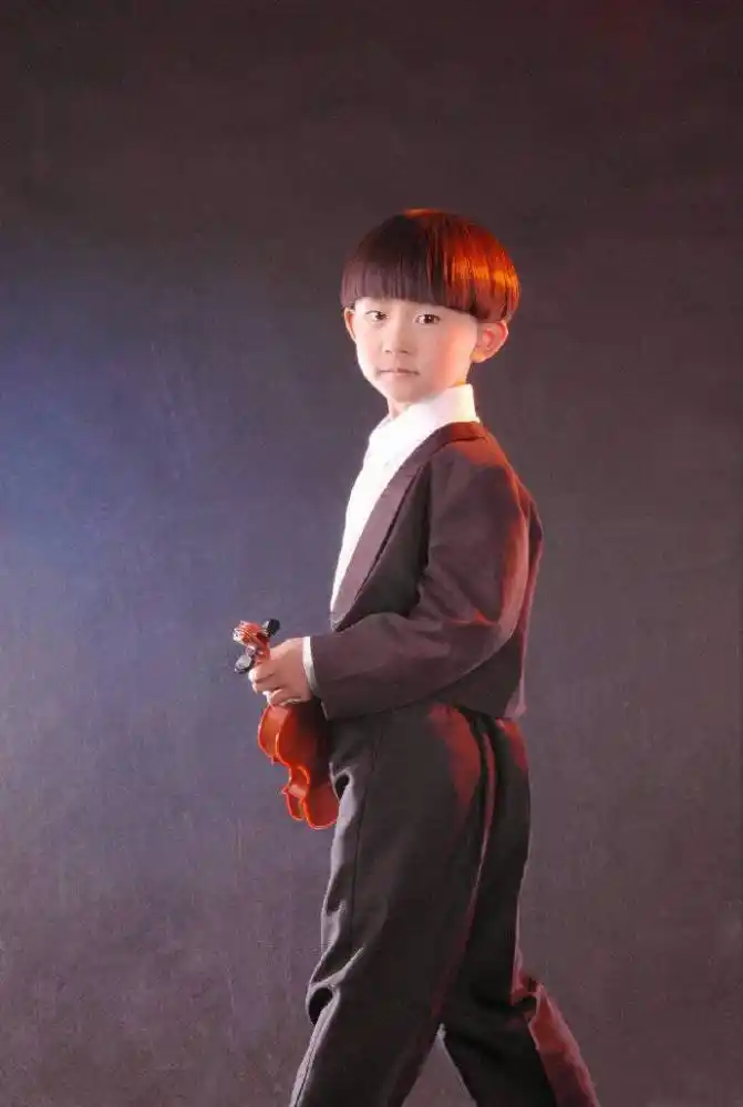 没见过的易烊千玺童年照,快进来收藏吧!