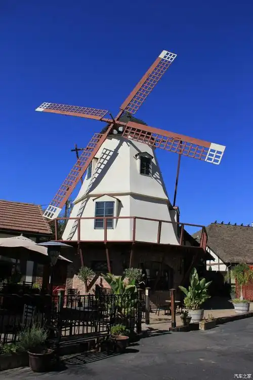 风车房子