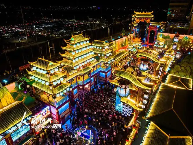 山东青岛明月山海间灯光璀璨