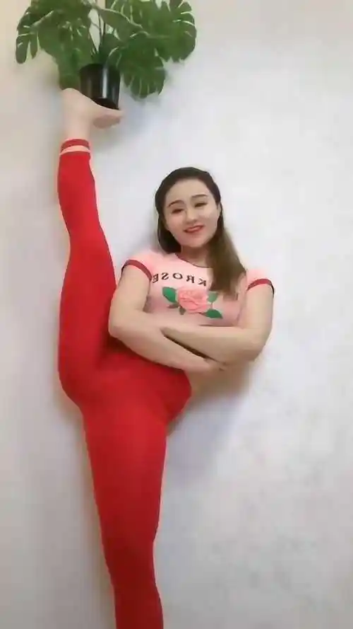 一字马美女绝技