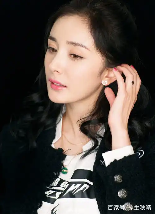 杨幂超美的4张照片,气质优雅甜美,网友:美的不可方物!