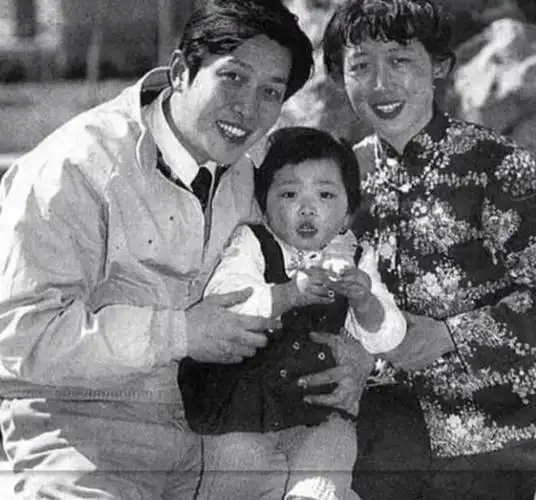 同样是唐国强的基因把孙涛女儿和壮丽儿子一对比差别就出来了