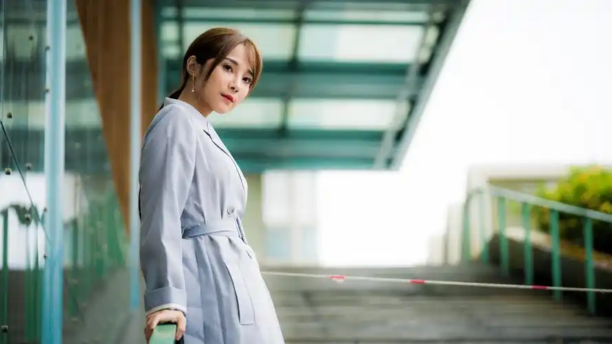 2020-06-16上传元气壁纸平台,文艺 美女壁纸【152】壁纸是一款电脑