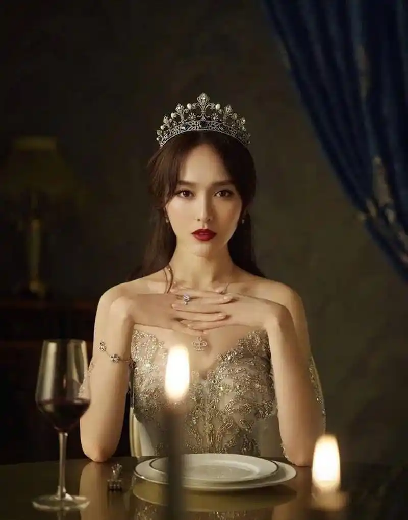 唐嫣的皇冠造型太惊艳了,你没见过的贵族糖!
