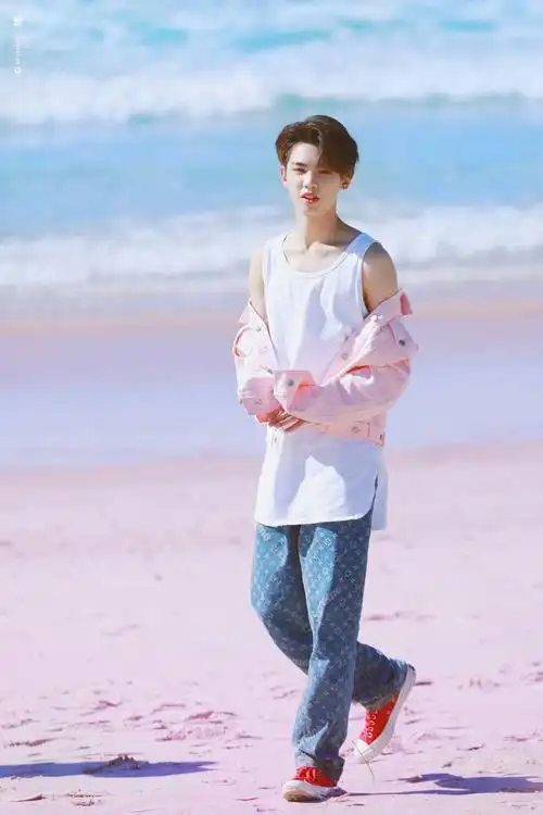 justin黄明昊 【180813 奇妙的食光】