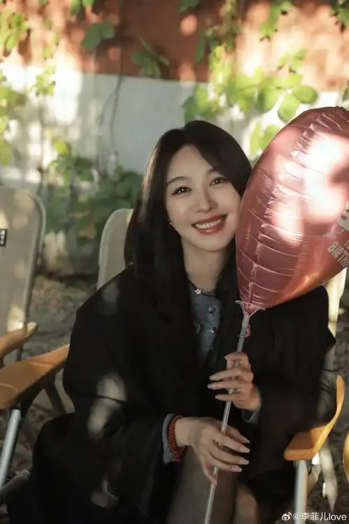 李菲儿生日蛋糕许愿很灵##李菲儿皇冠蛋糕