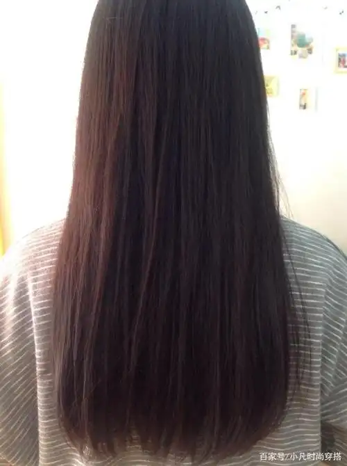 尤其是对于"学生党",一款黑长直发型曾经还火过一段时间,不知道大家