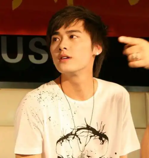 15岁收到人生第一张纸条好男儿李易峰的早恋故事