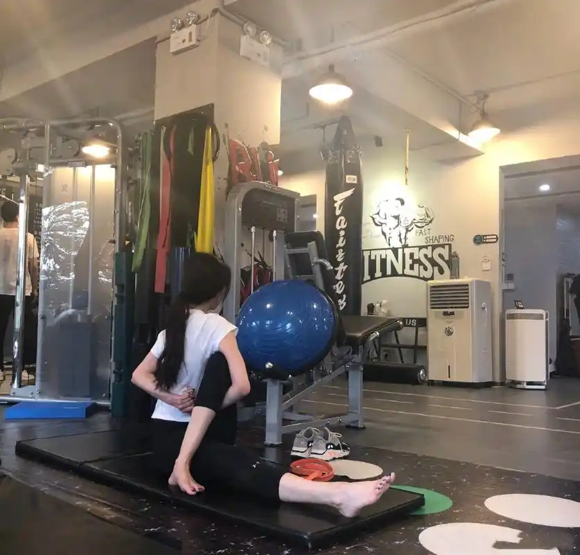 宋妍霏健身日常 马甲线太可了 果然美女们都是越美越自律