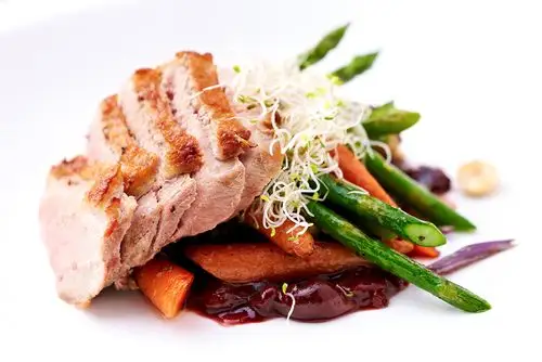 美味的烤牛排西餐高清图片