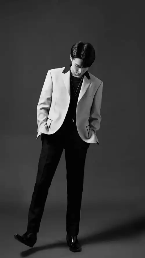 歌手张艺兴,写真照