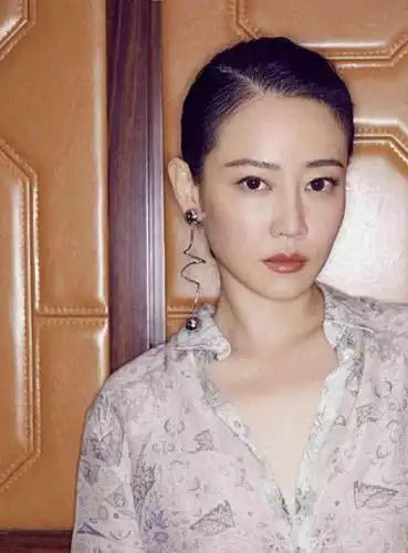 谭卓新电影《吻瘾者》即将上映,谭卓可谓是影视全面开花.