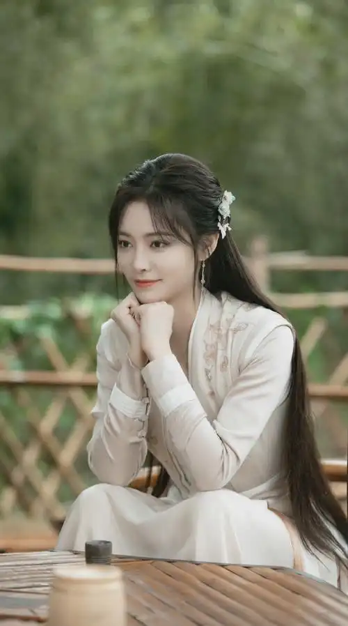 许佳琪发文告别清风朗月花正开#许佳琪清风朗月花正开剧照朗月公主