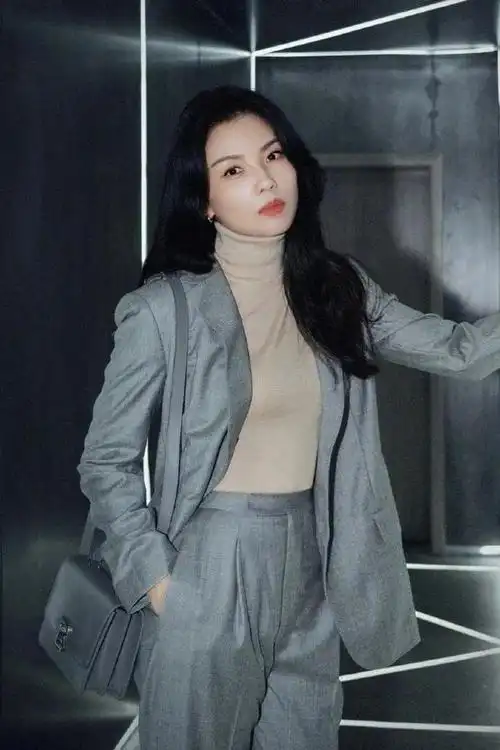 刘涛示范4套西装优雅大方秒杀全场,你一定要学