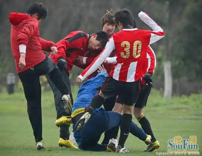四川德比热身爆发严重群殴有图有真相