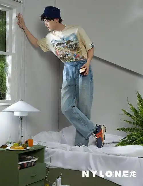 白敬亭最新大片释出这样穿花衬衫复古又可爱理想型男票没错了