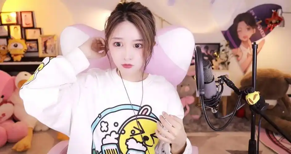 虎牙年度创作人楚河夺冠林七七吕德华上榜文森特成lol排面