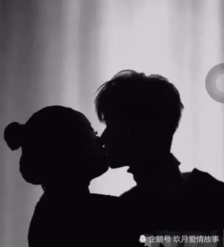 易烊千玺粉丝是"魔鬼"吧!p同框照不算什么,看到接吻照服了