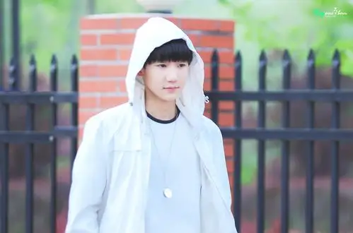 王源《超少年密码》拍摄 cr:源苏二班