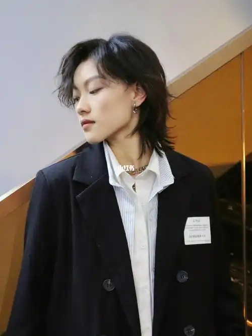 细软贴烫出日系氛围感#1992轻奢发型设计  #中性风  #le