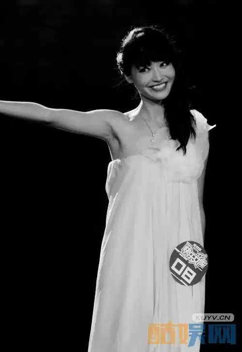 杨菲洋快乐女声选秀照