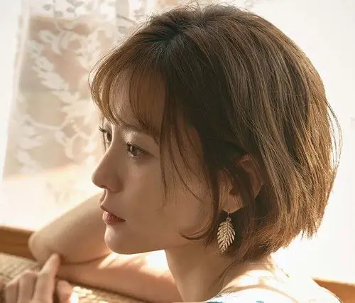 韩式女生空气 刘海内扣短发发型