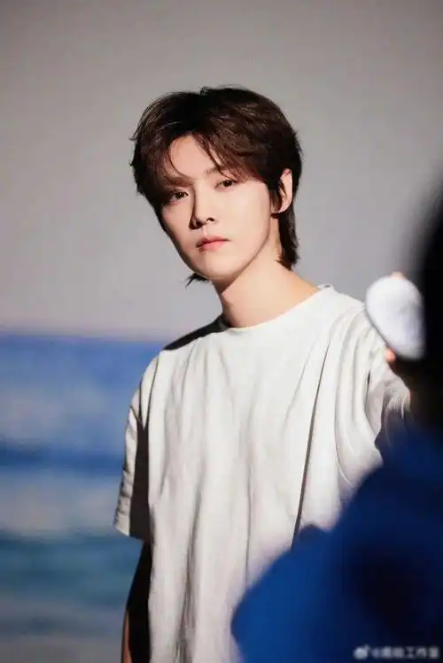 鹿晗不火,孟子义商务,张婧仪安排,陈坤新戏