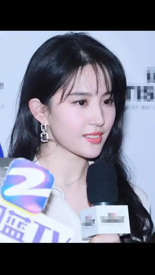 有刘海的茜茜也是美到无可挑剔了#刘亦菲 #盛世美颜