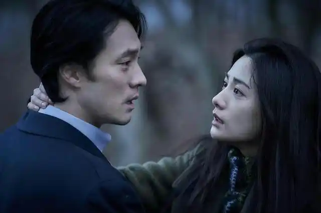 近日,由尹宗锡执导,苏志燮,金允珍,林珍娜主演的韩国悬疑电影《自白》