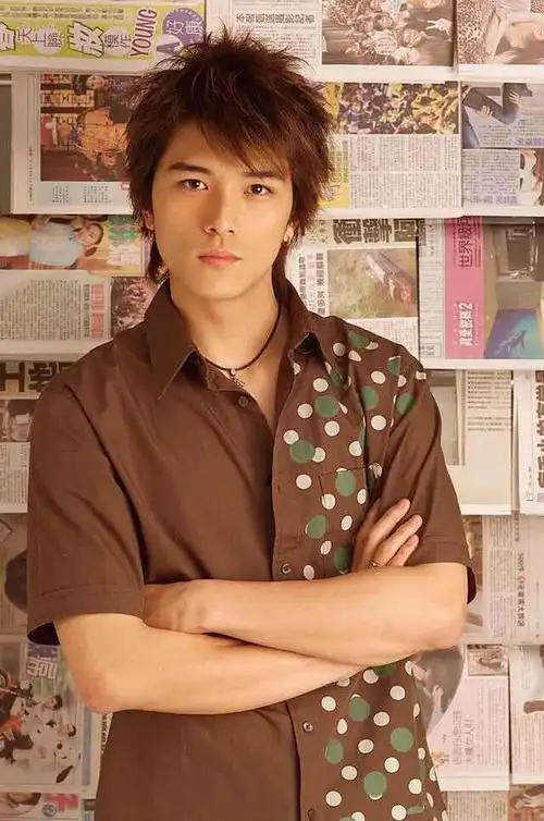 但当时还是圈了一波儿粉的,尤其是邱泽的美少年名号被打开了