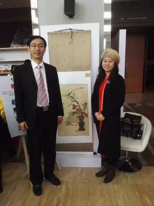 与围棋九段郑宏合影城围联总决赛现场