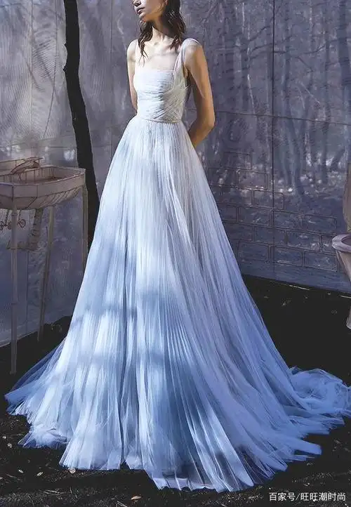 hassidriss 2020高定礼服,沉睡的仙女系列,淡蓝礼裙月光似水