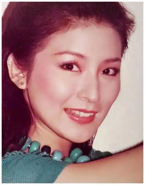 被母亲毁了的陈淑桦8岁成名41岁抑郁退圈62岁仍未嫁