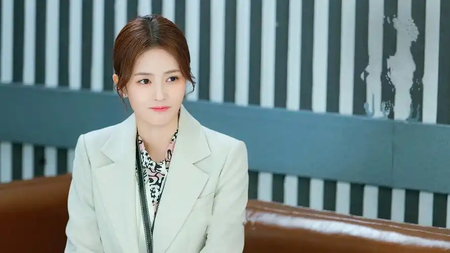 半是蜜糖半是伤白鹿饰演女主江君