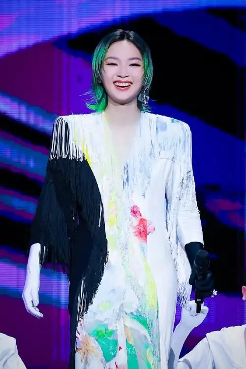 周笔畅超话#周笔畅女大十八变成都特别场##周笔畅726生日快乐##全年无