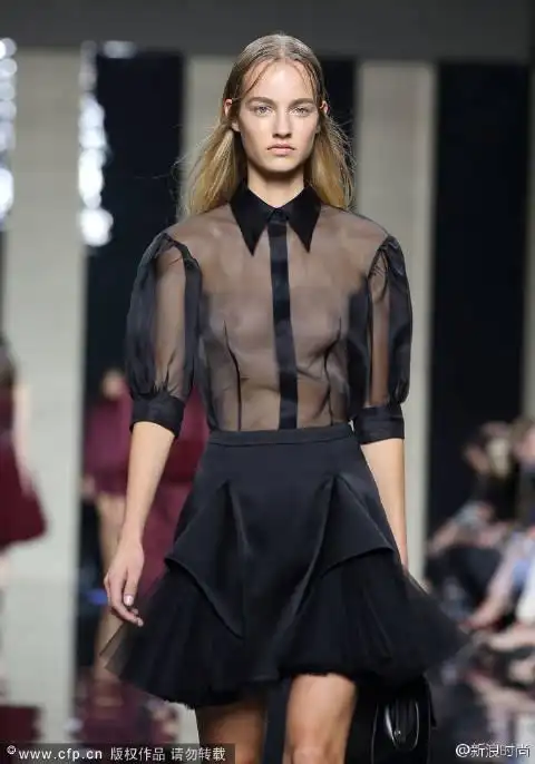 2015春夏伦敦时装周#【秀场花絮】christop. 来自新浪时尚 - 微博