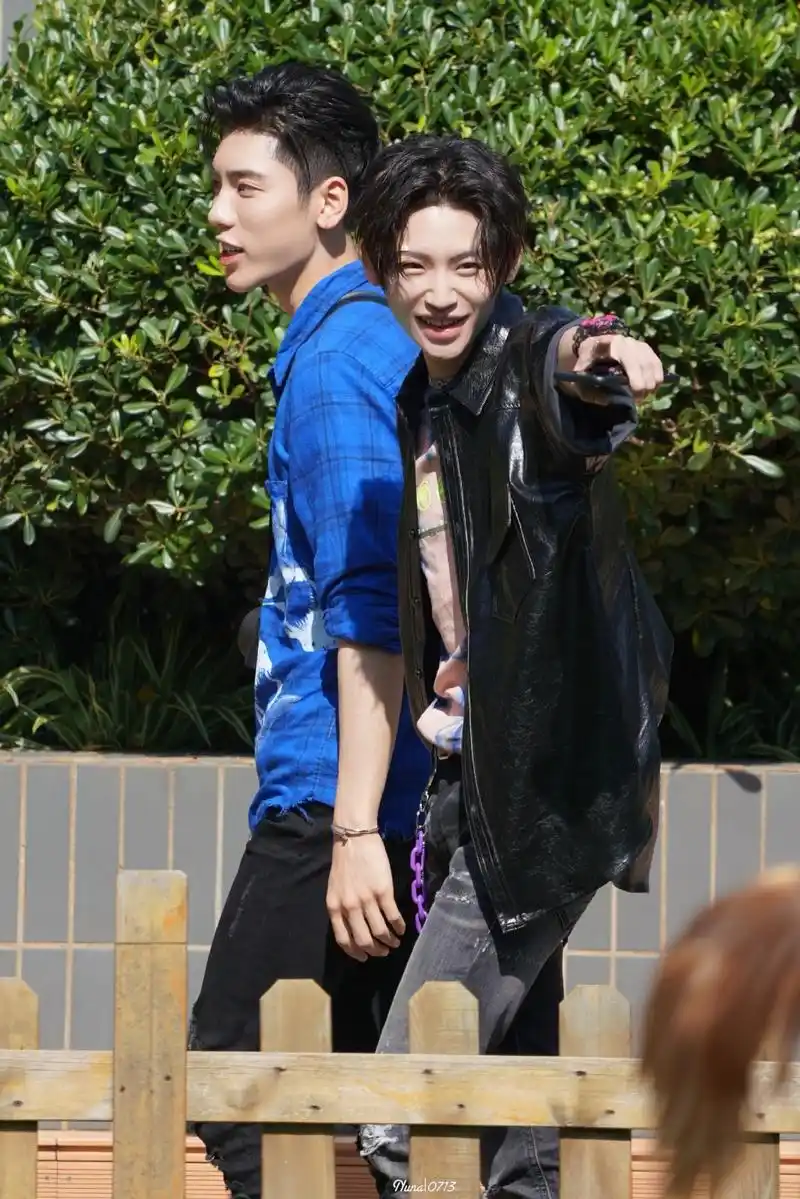 娱乐新闻大小王成功会面王子异小鬼合体录制新手驾到有说有笑