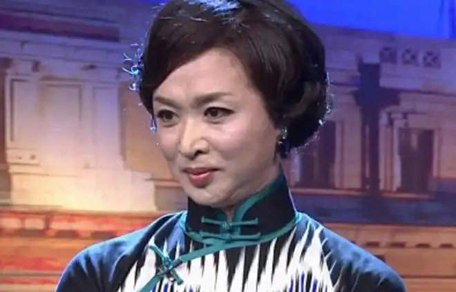 当金星脱掉上衣的那一刻汉斯拿纸捂鼻子网友秒懂