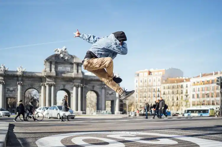 舞动青春③深度霹雳舞和街舞是什么关系比赛时如何打分重庆能否诞生