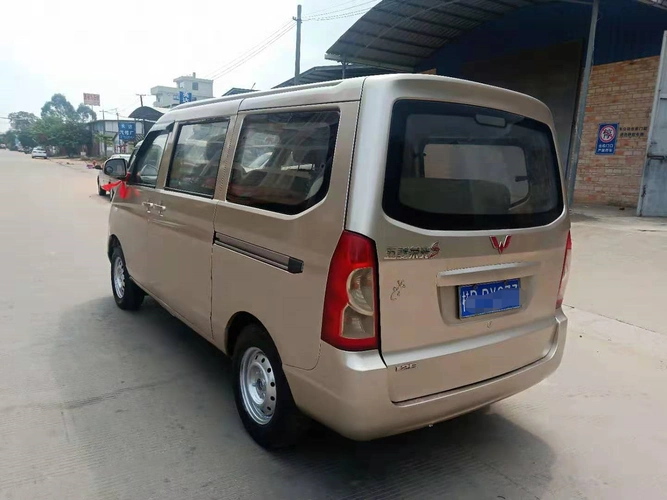 转让五菱荣光s面包车2014年车车况精品.