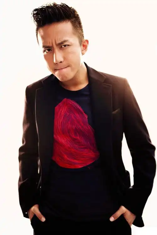 邓超最新写真曝光 凭《画壁》跃升亿元俱乐部_中娱图片_中国娱乐网