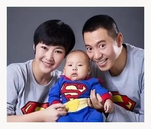 提及另一位备受关注的演员,我们不能忽视徐佳.