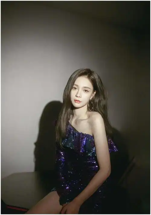 沈梦辰17岁参加模特大赛与如今反差明显,网友:和杜海涛长得好像